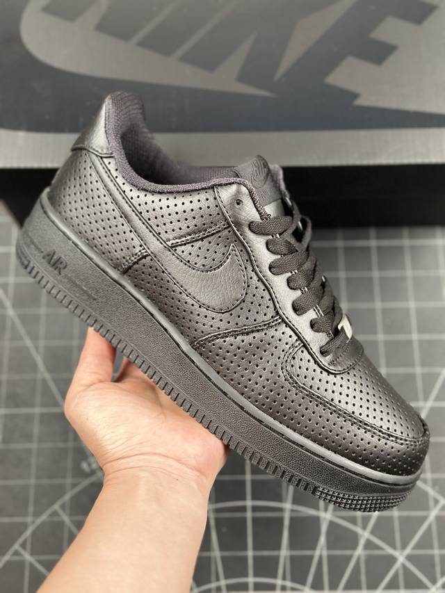 本地 核心私 耐克nike Air Force 1’07 Low Sp Perforated Black 空军一号系列经典低帮百搭休闲运动板鞋“全黑武士冲孔皮革