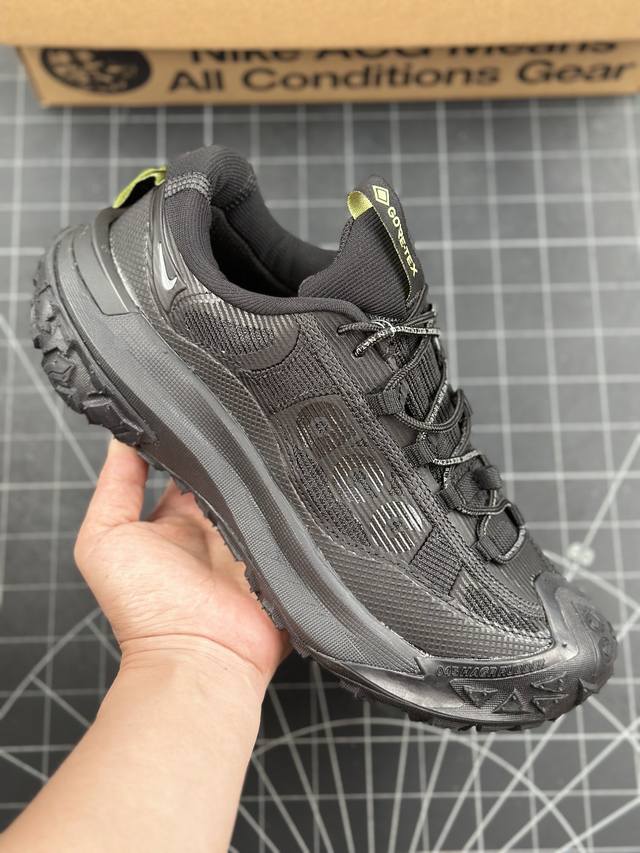 本地 核心私 nike Acg Mountain Fly 2 Low Gore-Tex 机能风格 户外登山系列低帮休闲运动跑鞋 采用匠心设计，打造耐穿迅疾风格，