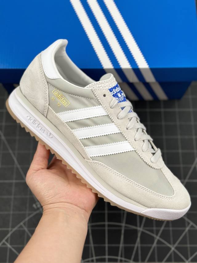 本地 核心私 阿迪达斯adidas Originals Sl 72 Rs 阿迪经典复古慢跑鞋 #鞋款采用舒爽尼龙鞋面、绒面革饰面和皮革细节等设计。与此同时，搭载