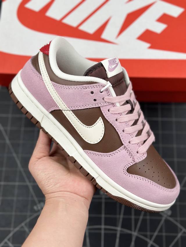 本地 核心私 耐克nike Dunk Low Neapolitan 反转樱桃 Sb低帮休闲运动板鞋 本次鞋面材质中加入麂皮面料；后跟 鞋垫额外加入红色搭配。而类