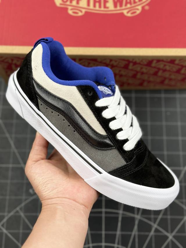 本地 核心私 vans Classics Knu Skool 范斯官方 黑灰白蓝面包鞋 #Vans超火的土豆鞋，复古经典，鞋头放大、包边上移加厚、鞋舌加厚。Va