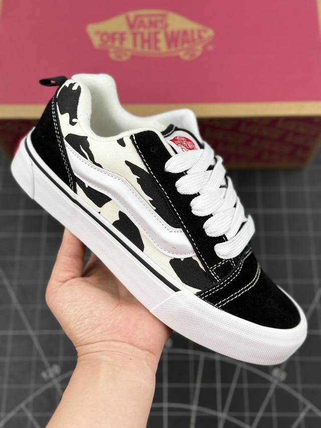 本地 核心私 vans Knu-Skool Vr3 黑白奶牛纹！“黑白泼墨奶牛纹拼接麂皮” 低帮休闲运动板鞋 百搭这一方面属实是拉满了！ 货号vn0009Qcb