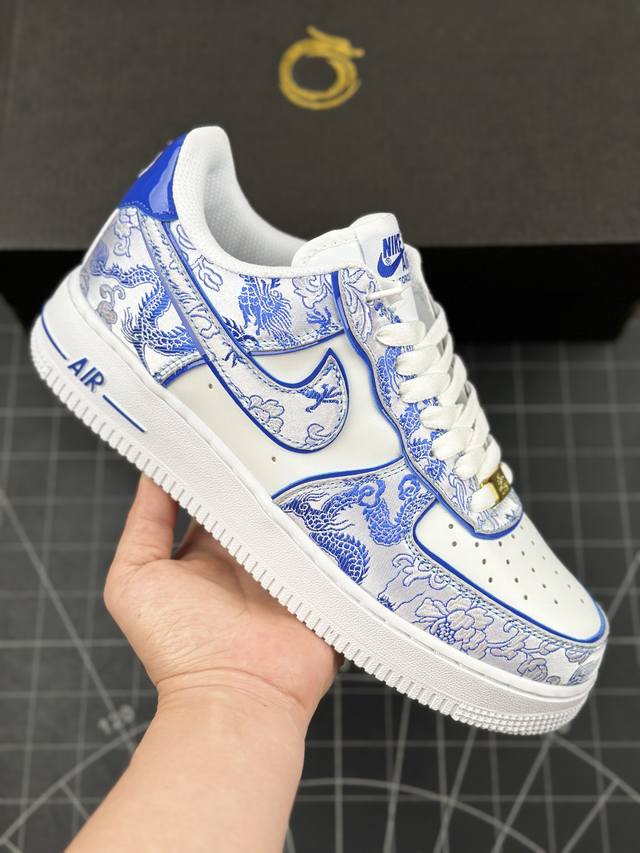 本地 核心私 2024龙年专属定制配色,耐克nike Air Force 1’07 Low Year Of The Dragon 空军一号经典低帮百搭休闲运动板