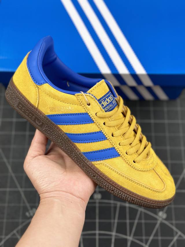 本地 核心私 公司级adidas Handball Spezial 阿迪达斯经典款 复古休闲板鞋 全鞋采用反毛皮制作 牛筋耐磨大底 承载青春情怀的板鞋 经典三条