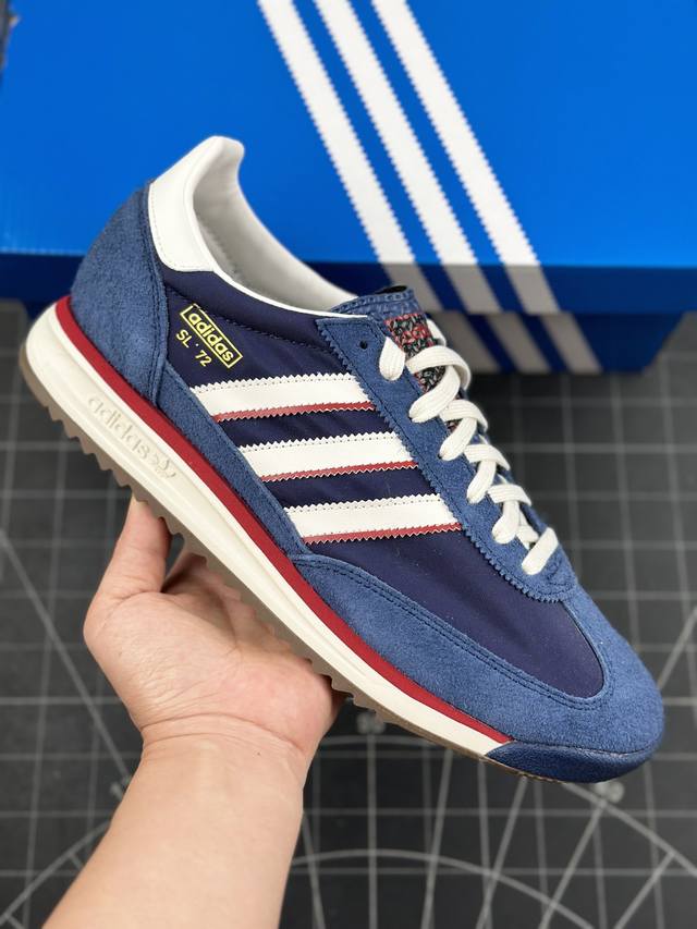 本地 核心私 阿迪达斯adidas Originals Sl 72 Rs 阿迪经典复古慢跑鞋 #鞋款采用舒爽尼龙鞋面、绒面革饰面和皮革细节等设计。与此同时，搭载