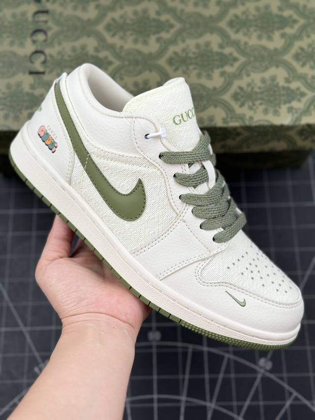 本地 核心私 gucci X Air Jordan 1 Low 古驰古奇 X Aj1 低帮 联名米白绿帆布 Aj1 乔丹1代 乔丹篮球鞋系列 鞋身以米白色帆布作