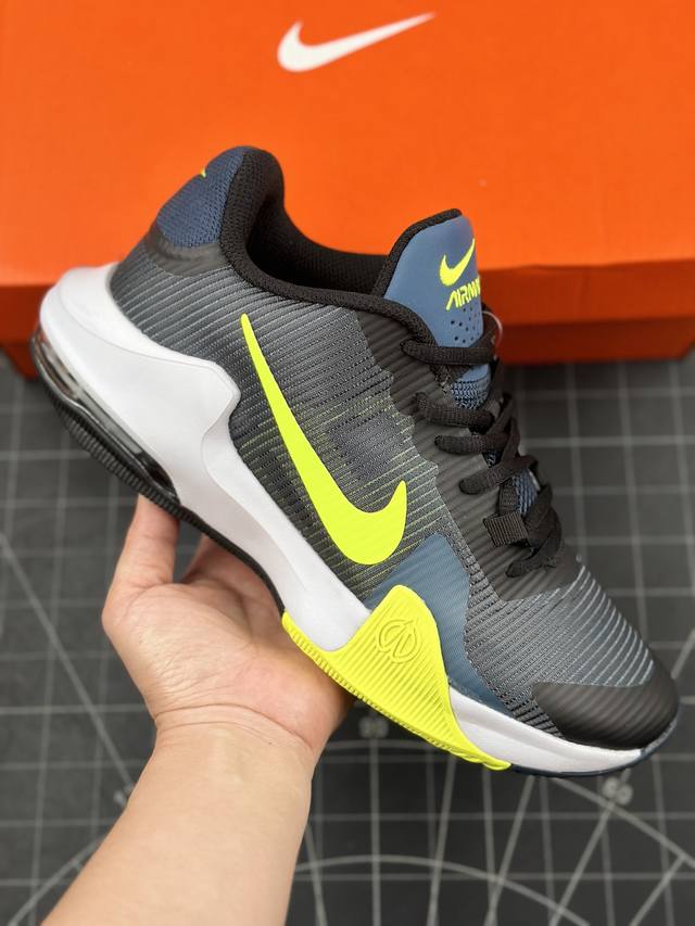 本地 核心私 耐克 Nike Air Max Impact 4 耐克经典复古男子全掌大气垫缓震跑步鞋 这双轻盈而稳固的篮球鞋，让你在鞋跟 Max Air 缓震系