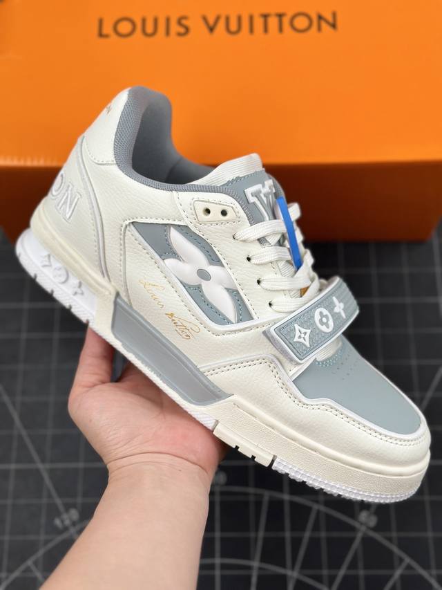 本地 核心私 驴牌 Lv Trainer Sneaker 运动鞋系列 原版开模耗时研发 独立开版女鞋 各方面做工细节处理完美 原版私模大底 细节质感 无可挑剔