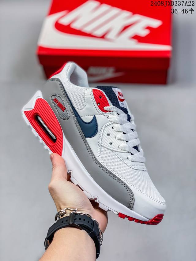 真标耐克nike Air Max 90 经典复古小气垫缓震跑鞋 鞋面由皮和革织物打造，犀利的条线打造出酷劲十的足视觉效果 网布鞋增面强透气性，穿着为极舒适 经可