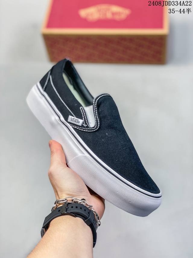 硫化工艺 Ltsgt 万斯 Vans 厚底 经典os 白黑 顶级真标原盒大几率过验过毒版本 原型开发道序 原汁原味保留经典基础 上脚无敌 ！ 尺码：35 36