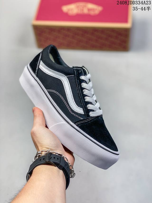 硫化工艺 Ltsgt 万斯 Vans 厚底 经典os 白黑 顶级真标原盒大几率过验过毒版本 原型开发道序 原汁原味保留经典基础 上脚无敌 ！ 尺码：35 36