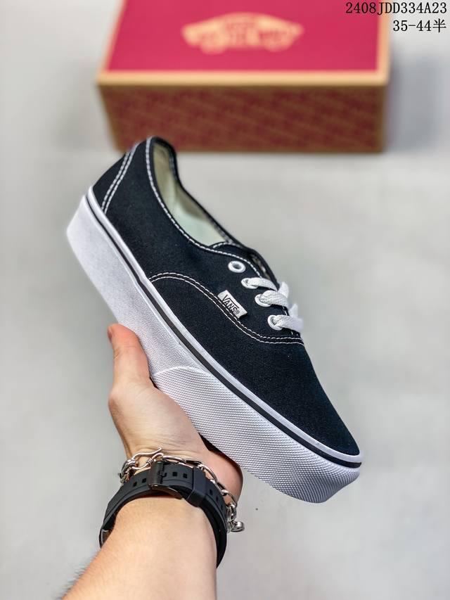 硫化工艺 Ltsgt 万斯 Vans 厚底 经典os 白黑 顶级真标原盒大几率过验过毒版本 原型开发道序 原汁原味保留经典基础 上脚无敌 ！ 尺码：35 36