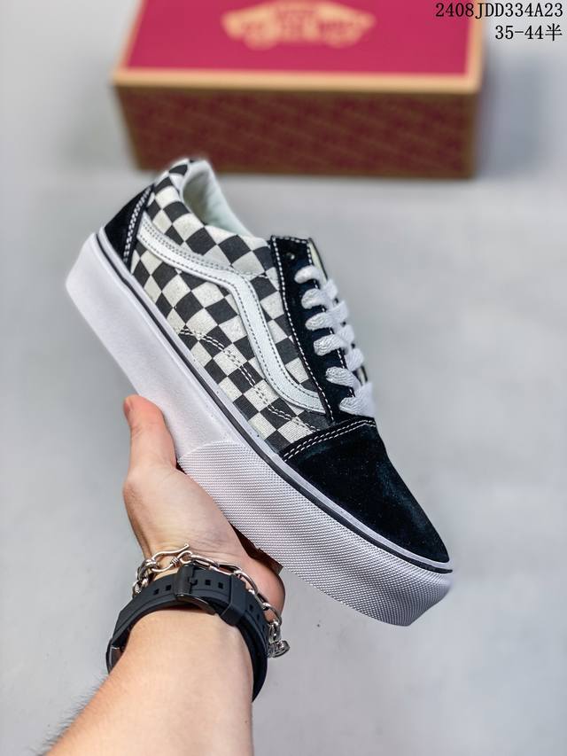 硫化工艺 Ltsgt 万斯 Vans 厚底 经典os 白黑 顶级真标原盒大几率过验过毒版本 原型开发道序 原汁原味保留经典基础 上脚无敌 ！ 尺码：35 36