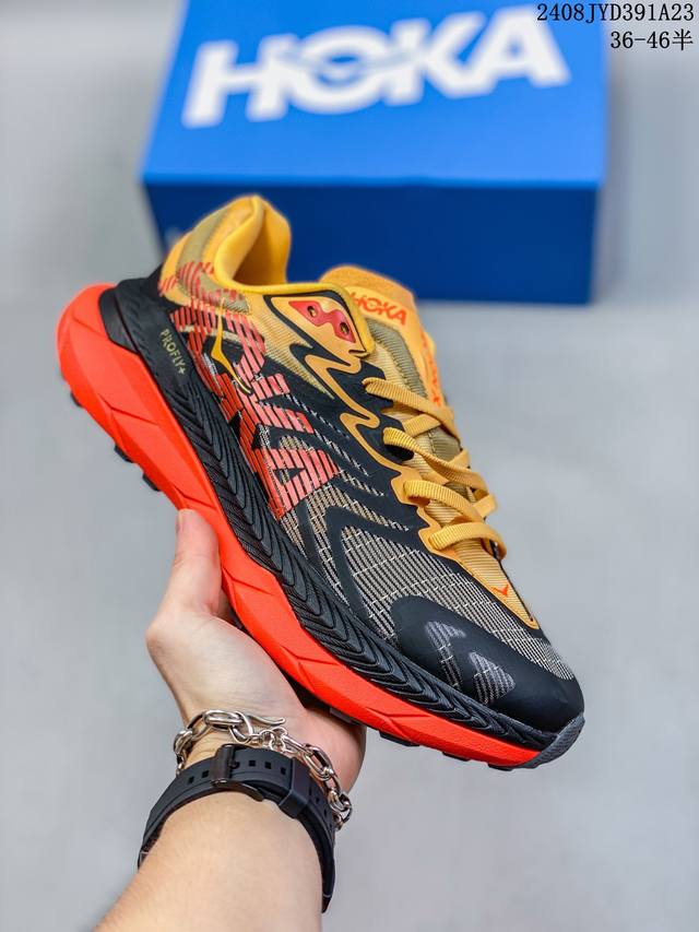 红卡 Hoka One One Tecton X 2 碳板 运动 低帮跑步鞋 男女同款 Hoka One One特别研发使用性能独特的几何形跑鞋中底，此种鞋底更