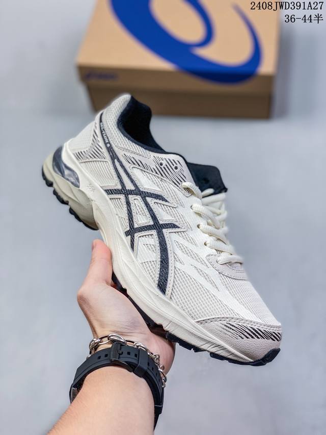 Asics Gel-Flux 4 舒适时尚 织物耐磨透气 低帮 休闲跑步鞋 Asicsgel-Flux4跑鞋后跟搭载可视gel缓震胶，为足跟提供充分的冲击防护。