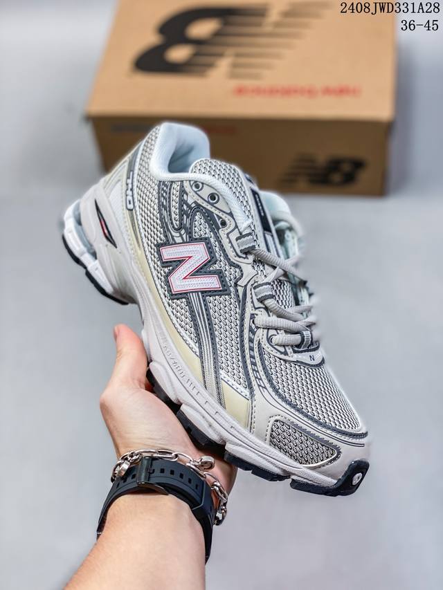 New Balance Mr740 Nb新百伦系列复古老爹风慢跑鞋！ 采用轻质牛剖革拼接透气网眼衬垫织物鞋面材质 T-Beam大底提供足步弓支撑 保持步态稳定#