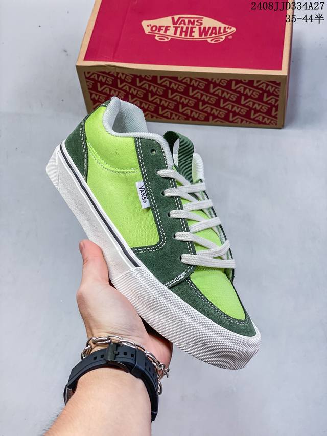 Vans Chukka Push “24年夏季新系列来袭”帆布鞋身透气休闲，还原了vans一开始的格！ 尺码：35 36 36.5 37 38 38.5 39