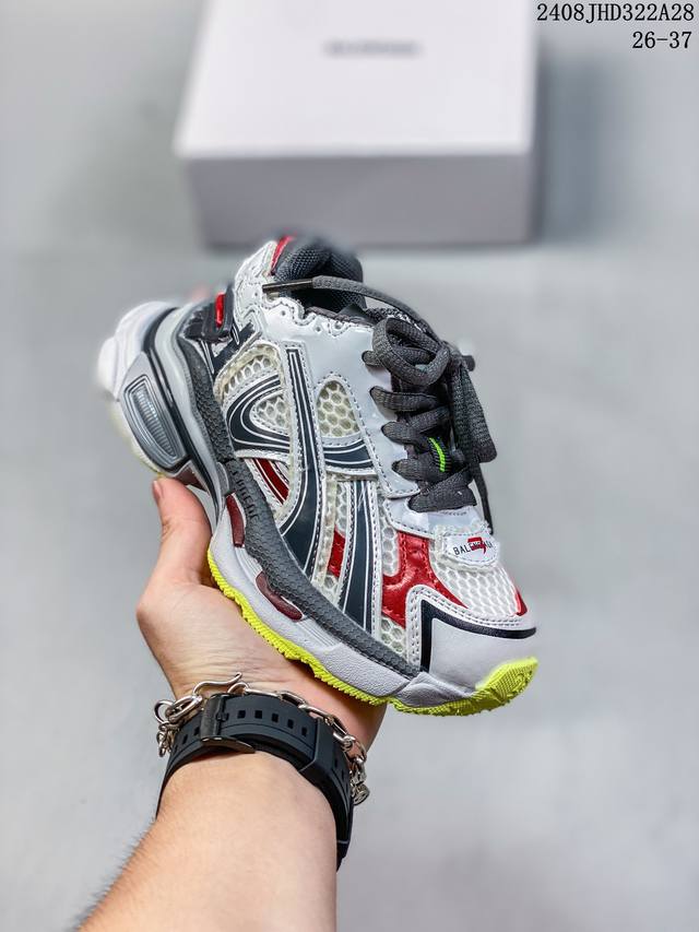 Balenciaga 巴黎世家 童鞋 采用环保天空革与网眼织物鞋面材质，中底搭载轻量发泡eva缓震中底,组合防滑橡胶大底法国高端奢侈品牌-巴黎世家balenci