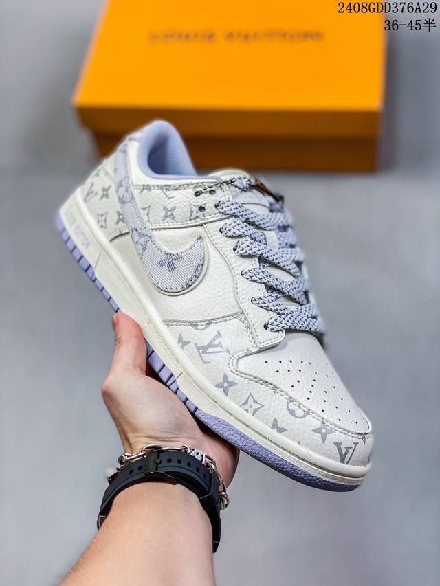 Lv路易威登-紫灰满天星 海外官方同步发售，路易威登louis Vuitton 联名定制耐克nike Dunk Low 板鞋。意大利头层牛皮与进口猪八革的第一次