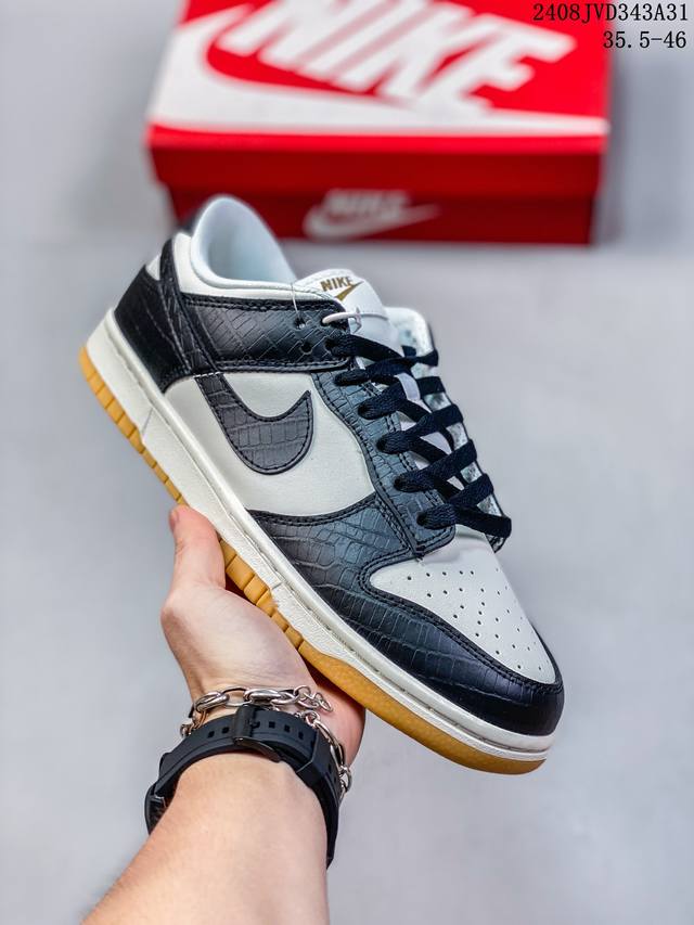 真标带半码 耐克nike Sb Dunk Low 扣篮系列 复古低帮休闲运动滑板板鞋。采用脚感柔软舒适zoomair气垫，有效吸收滑板等极限运动在落地时带来的冲