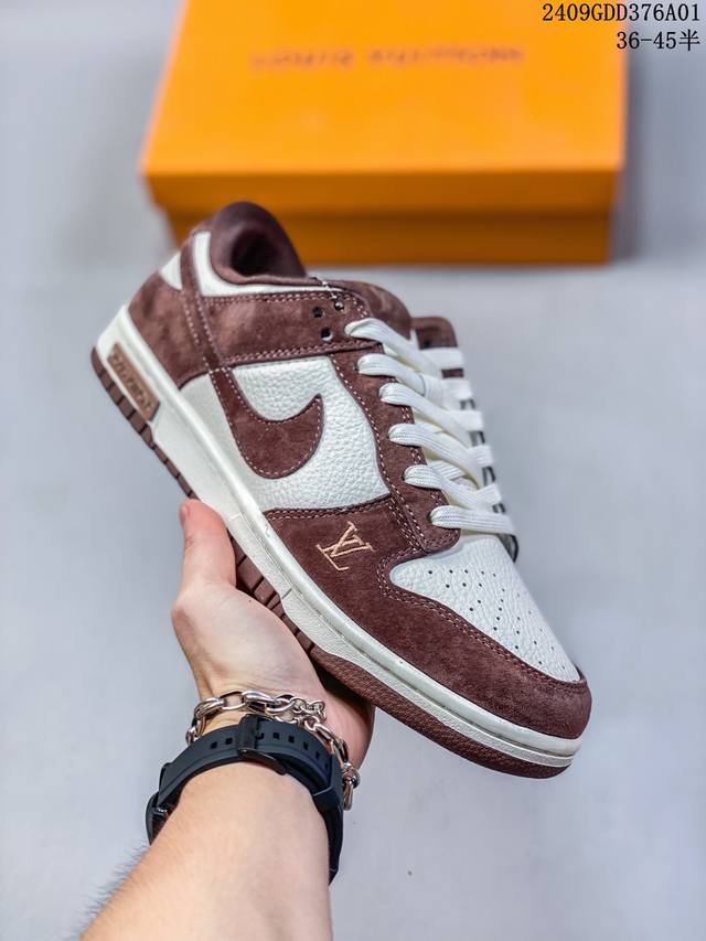 Lv路易威登-猪八巧克力 海外官方同步发售，路易威登louis Vuitton 联名定制耐克nike Dunk Low 板鞋。意大利头层牛皮与进口猪八革的第一次