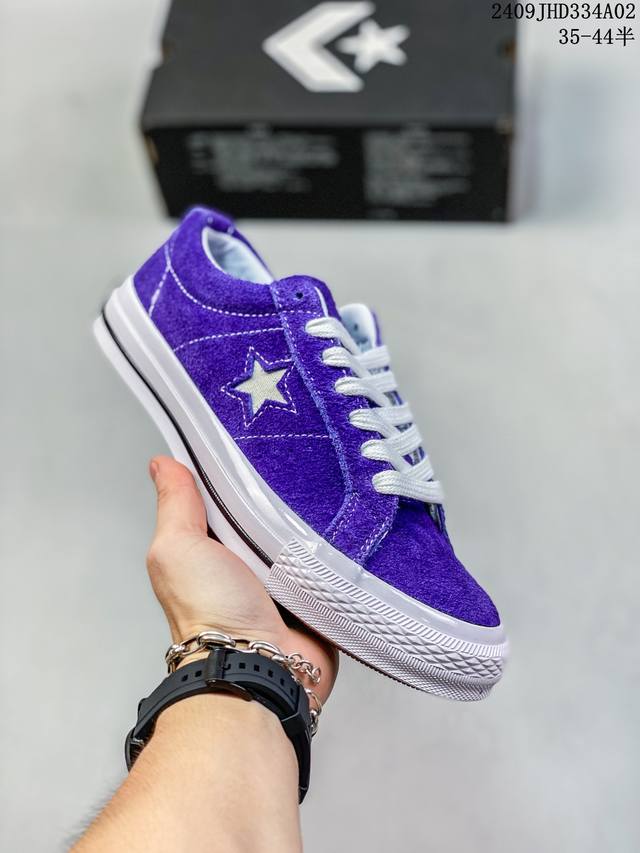 Converse匡威one Star低帮复古紫色翻毛皮运动情侣休闲鞋171586C 鞋面采用翻毛皮材质 自然优雅 搭配标志性的one Star Logo 凸显充