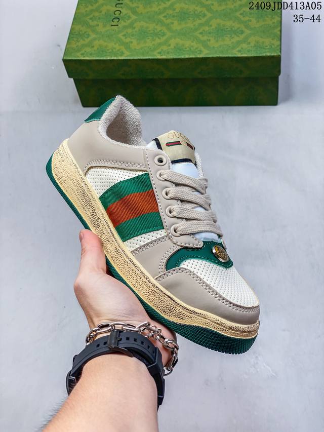 古驰 Gucci Distressed Screener Sneaker 古驰小脏鞋系列 官方同步 经典原型复古百搭做旧小脏板鞋复古学院风 怀旧版！ 编码： s