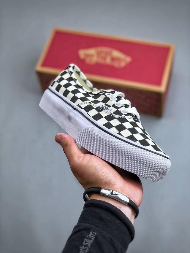 硫化工艺 Ltsgt 万斯 Vans 厚底 经典os 白黑 顶级真标原盒大几率过验过毒版本 原型开发道序 原汁原味保留经典基础 上脚无敌 ！ 尺码：35 36