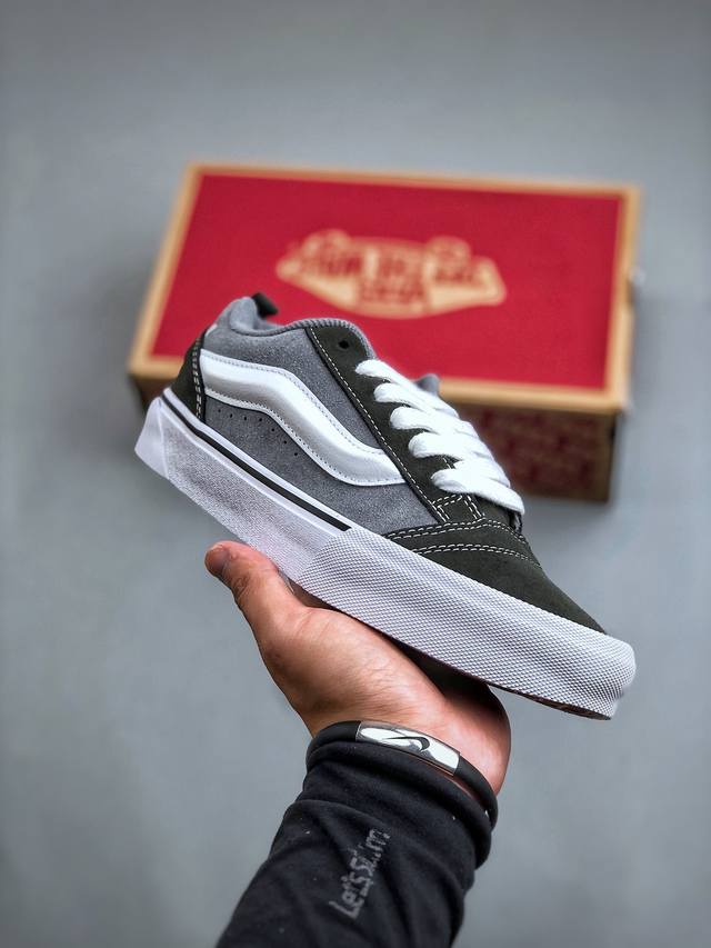 Vans Classics Knu Skool 范斯官方 面包鞋 vans超火的土豆鞋，复古经典，鞋头放大、包边上移加厚、鞋舌加厚。Vans Classics