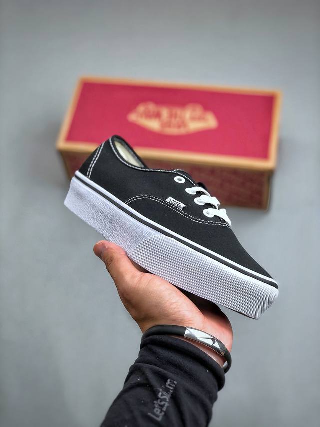 硫化工艺 Ltsgt 万斯 Vans 厚底 经典os 白黑 顶级真标原盒大几率过验过毒版本 原型开发道序 原汁原味保留经典基础 上脚无敌 ！ 尺码：35-44