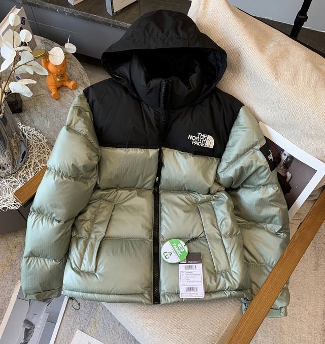 顶级版本，随意对比』 the North Face 北面nuptse 1996大格子袖标羽绒服 颜色:白色 黑色 银灰色 以太蓝 抹茶色 尺码：Xs S M L