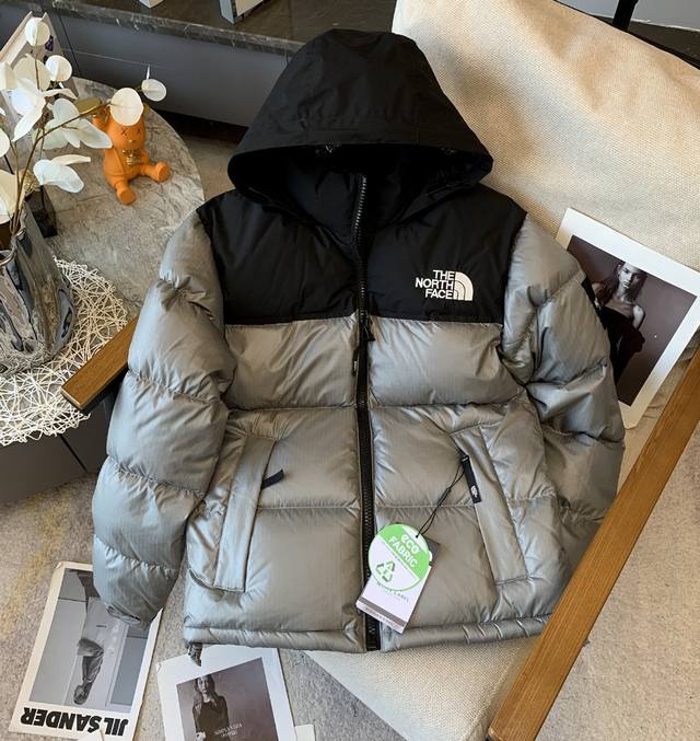 顶级版本，随意对比』 the North Face 北面nuptse 1996大格子袖标羽绒服 颜色:白色 黑色 银灰色 以太蓝 抹茶色 尺码：Xs S M L