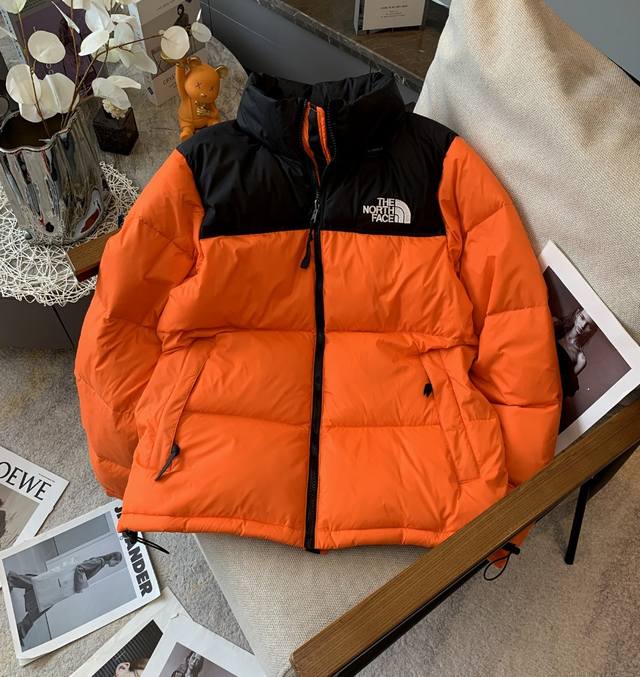 顶级版本，随意对比』 the North Face 北面nuptse 1996经典款羽绒服-橘色 the North Face 的字面含义为山的最寒冷、最艰难一