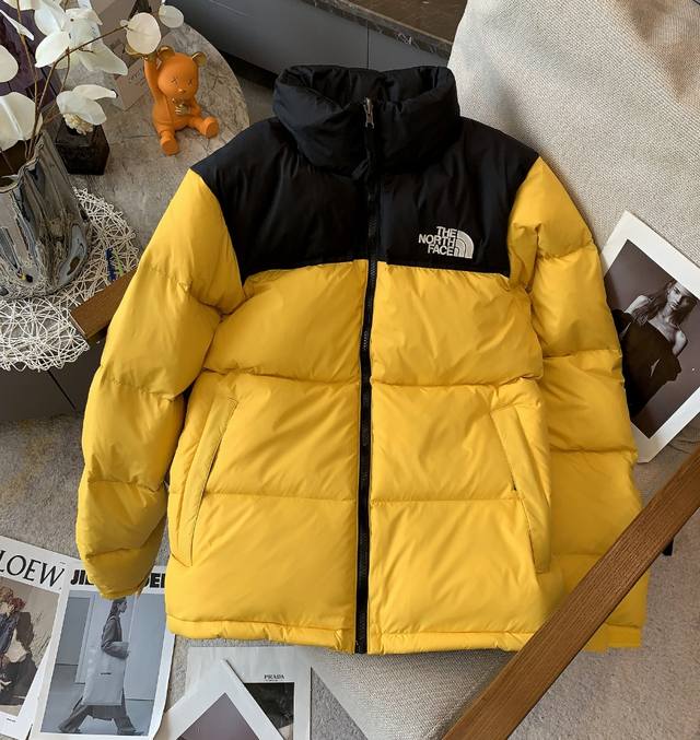 顶级版本，随意对比』 the North Face 北面nuptse 1996经典款羽绒服-黄色 the North Face 的字面含义为山的最寒冷、最艰难一