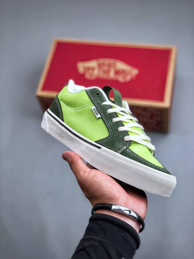 Vans Chukka Push “24年夏季新系列来袭”帆布鞋身透气休闲，还原了vans一开始的格！ 尺码：35 36 36.5 37 38 38.5 39