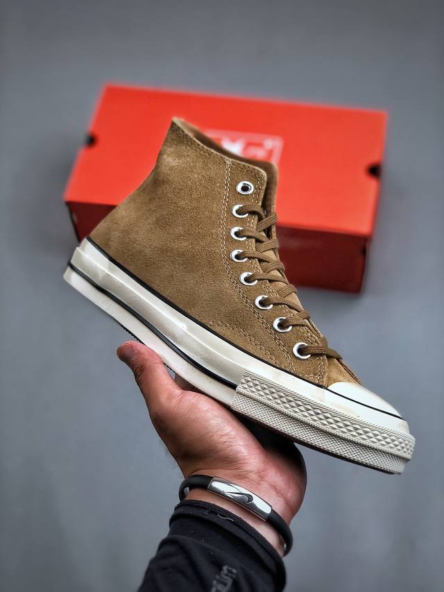 Converse Chuck 1970S 麂皮 匡威官方 秋冬必备款 鞋身麂皮材质 高级感十足 复古低调奢华有质感 上脚巨好看 配2副鞋带穿搭出不同风格的效果