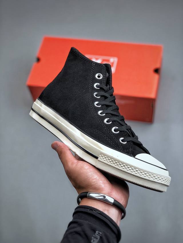 Converse Chuck 1970S 麂皮 匡威官方 秋冬必备款 鞋身麂皮材质 高级感十足 复古低调奢华有质感 上脚巨好看 配2副鞋带穿搭出不同风格的效果