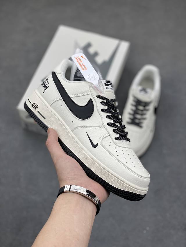 工厂套现 福利特价 原本地240版本 海外限量发售！公司级nike Air Force 1 '07 Low “斯图西联名--米白墨黑”空军一号 低帮 运动鞋 休