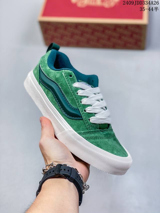 超火的vans面包鞋平替款来了 Vans Classics Knu Skool 肥胖大logo经典面包鞋 Imran Potato与vans联名超火的土豆鞋，目