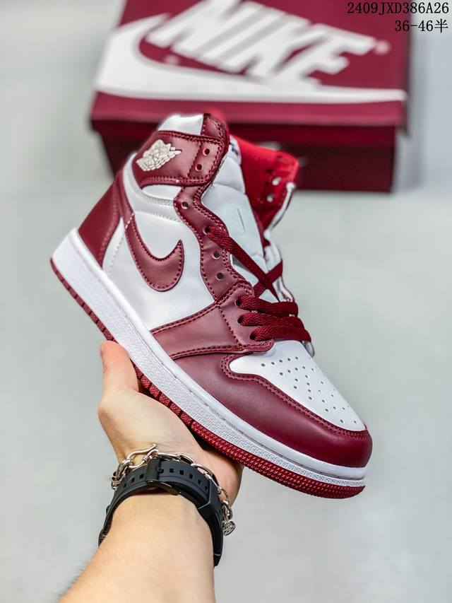 耐克 Nike Air Jordan 1 Mid 男女子篮球鞋时尚轻盈板鞋aj1乔1运动鞋 乔丹一代 高帮复古休闲篮球鞋 。Air Jordan 1 Mid 搭