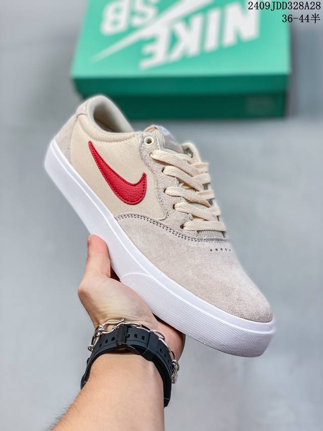 公司级耐克nike Sb Chron Solarsoft 百搭单品 太阳软底系列内增高休闲百搭滑板板鞋 采用耐磨翻毛皮拼接透气帆布鞋面材质#搭载双密度泡棉鞋垫