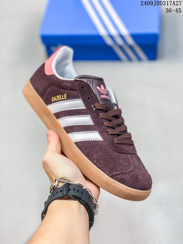 真标adidas Originals Gazelle 三叶草休闲防滑耐磨低帮板鞋 鞋头出色设计 塑就出众贴合感 稳固的后跟贴合足部曲线设计 软弹舒适 不易磨脚