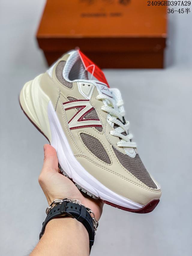 简介：公司级新百伦 New Balance U990美产血统复古运动跑步鞋“自1982年问世的元祖级“老爹鞋”990系列 货号:U990Lo6 尺码:36 37