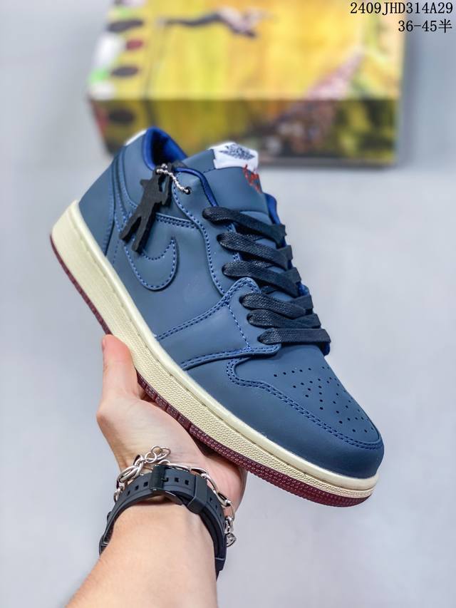 公司级nike Air Jordan 1 Low Aj1乔1低帮休闲板鞋 同步官方配色 官方货号:Dv1759-448 Size:36 36.5 37.5 38