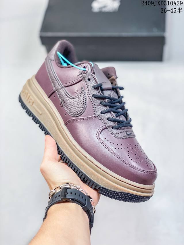 Nike Air Force 1 Low Luxe 空军一号低帮厚底休闲运动板鞋 鞋款以1982年原版经典的 Air Force 1 Luxe 为蓝本，继续带来