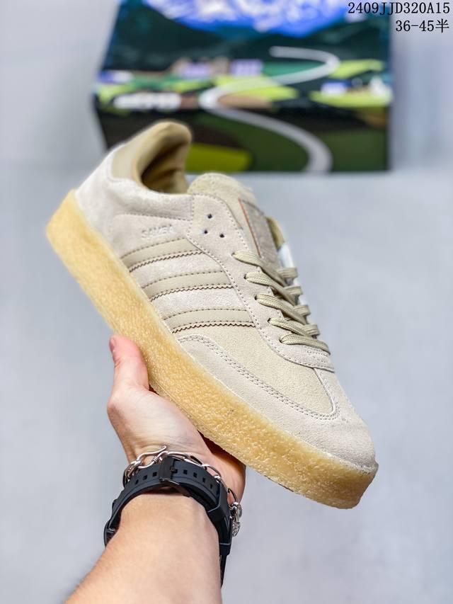 阿迪达斯 Kithxadidas Originals Samba 舒适潮流轻便防滑耐磨板鞋女款运动板鞋，这款adidas Samba经典鞋，力求伴你展现时尚气质