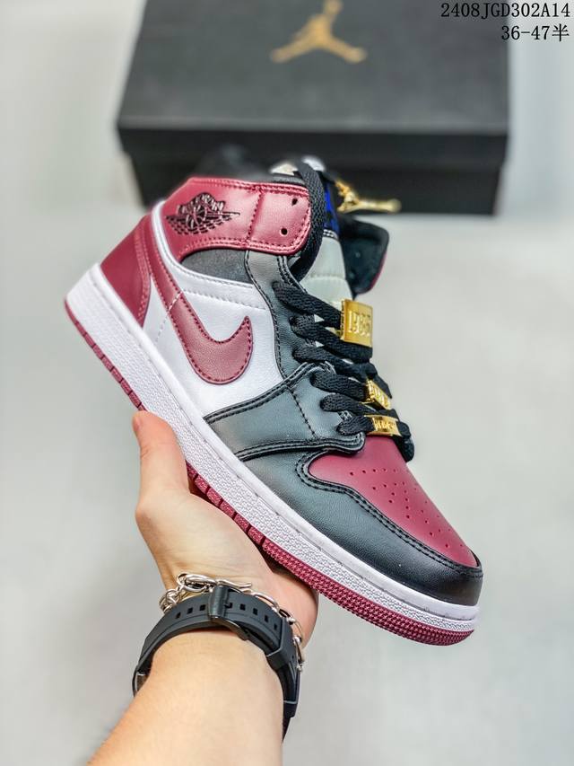 福利特价 公司级耐克air Jordan 1 Low Aj1乔1高帮休闲板鞋 同步官方配色 货号:Fq9117-400 尺码:36 ～46半 Id:08Jgd3