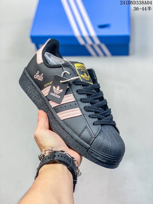 头层皮 阿迪达斯 Adidas Superstar 三叶草经典贝壳头系列 黑神话悟空 新款休闲板鞋潮流男女士运动鞋 。鞋面柔软皮革材质 标志性的贝壳鞋头，锯齿三