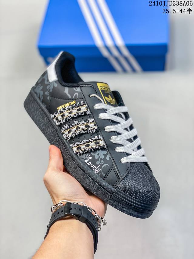 头层皮 阿迪达斯 Adidas Superstar 三叶草经典贝壳头系列 新版定制版大话西游小香风 新款休闲板鞋潮流男女士运动鞋 。鞋面柔软皮革材质 标志性的贝