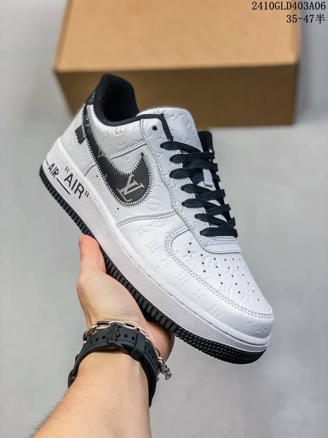 公司级耐克nike Air Force 1‘07 空军一号低帮百搭休闲运动板鞋。柔软、弹性十足的缓震性能和出色的中底设计，横跨复古与现代的外型结合，造就出风靡全